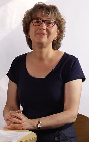 Portrait de Emmanuelle Poulain Gautret, Professeure de langue et littérature médiévales à l’Université de Lille et membre de l'unité de recherche ALITHILA